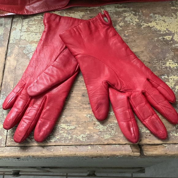 Red leather vintage belt/gloves - Picture 3 of 6